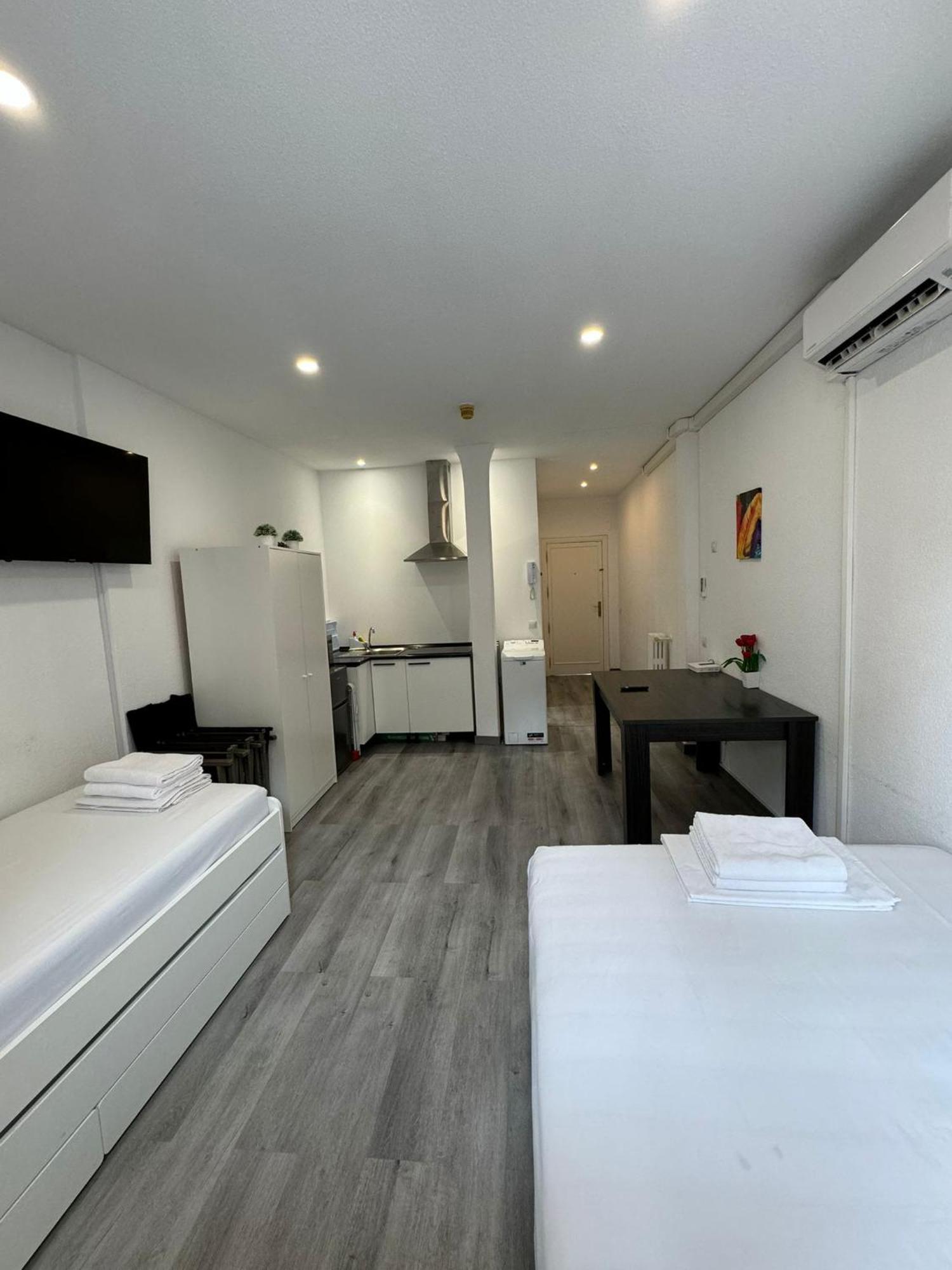 Estudio En Callao, 4 Personas Madrid Exterior photo